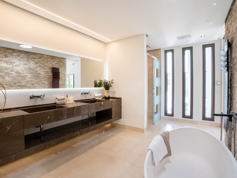 Villa for Sale in Benahavis, Malaga 12