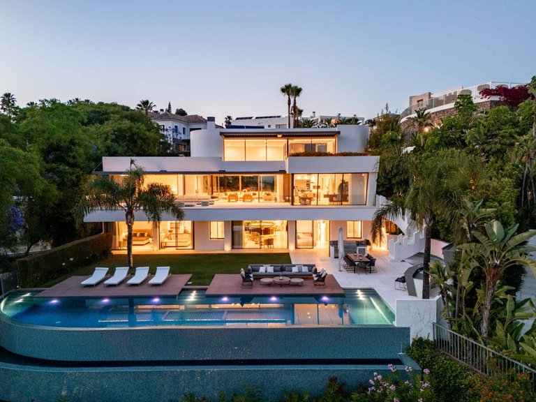 Villa for Sale in Benahavis, Malaga 21