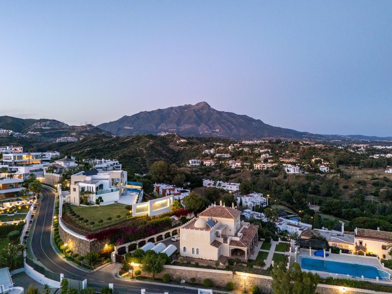 Villa for Sale in Benahavis, Malaga 38