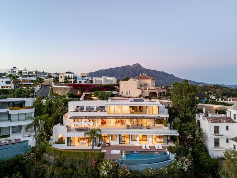 Villa for Sale in Benahavis, Malaga 28