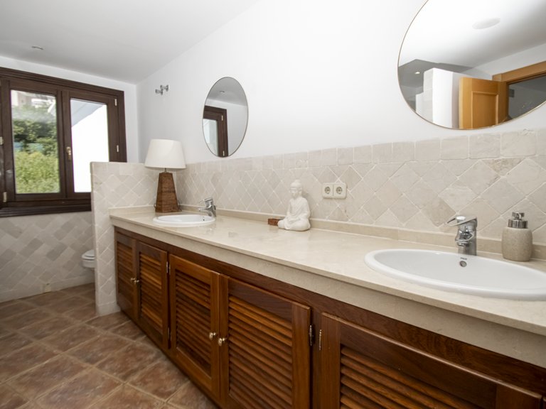 Town House for Sale in Estepona, Malaga 19