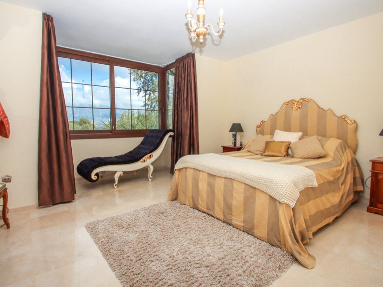 Villa for Sale in Mijas Costa, Malaga 9
