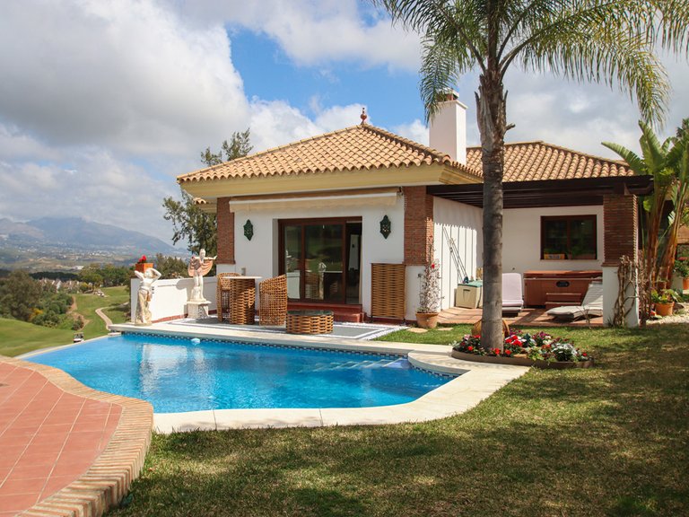 Villa for Sale in Mijas Costa, Malaga 1