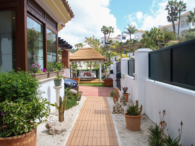 Villa for Sale in Mijas Costa, Malaga 28