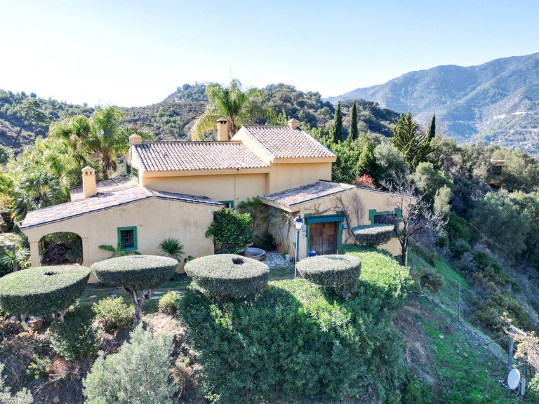 Country House for Sale in Ojen, Malaga 25