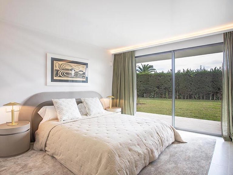 Villa for Sale in Marbella, Malaga 32
