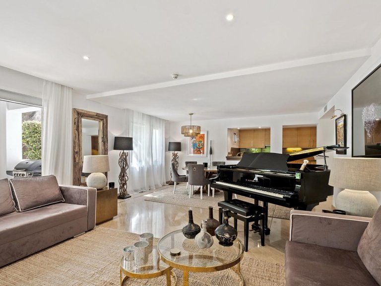 Apartment for Sale in Marbella, Malaga 25