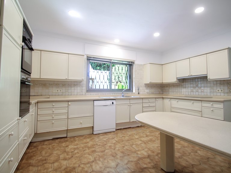 Villa for Sale in Marbella, Malaga 7