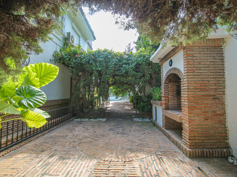 Villa for Sale in Marbella, Malaga 16