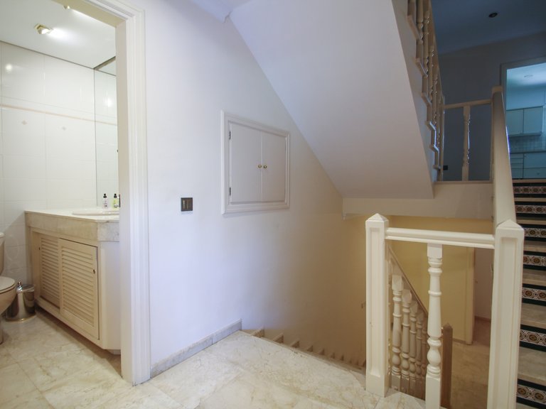 Villa for Sale in Marbella, Malaga 26