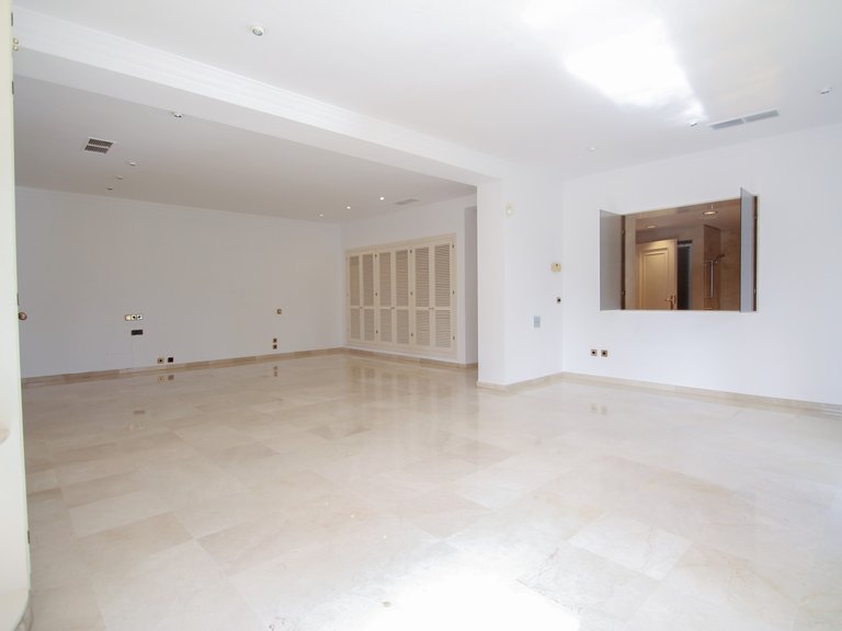 Villa for Sale in Marbella, Malaga 11