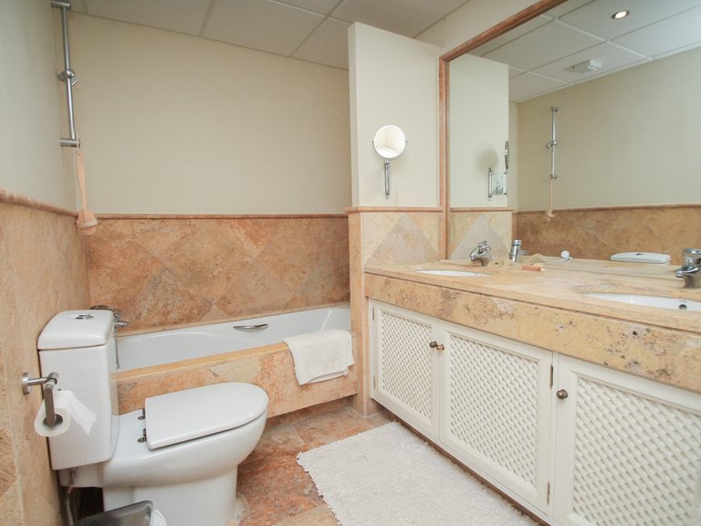 Town House for Sale in Istan, Malaga 16