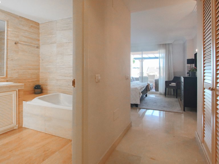Apartment for Sale in Marbella, Malaga 29