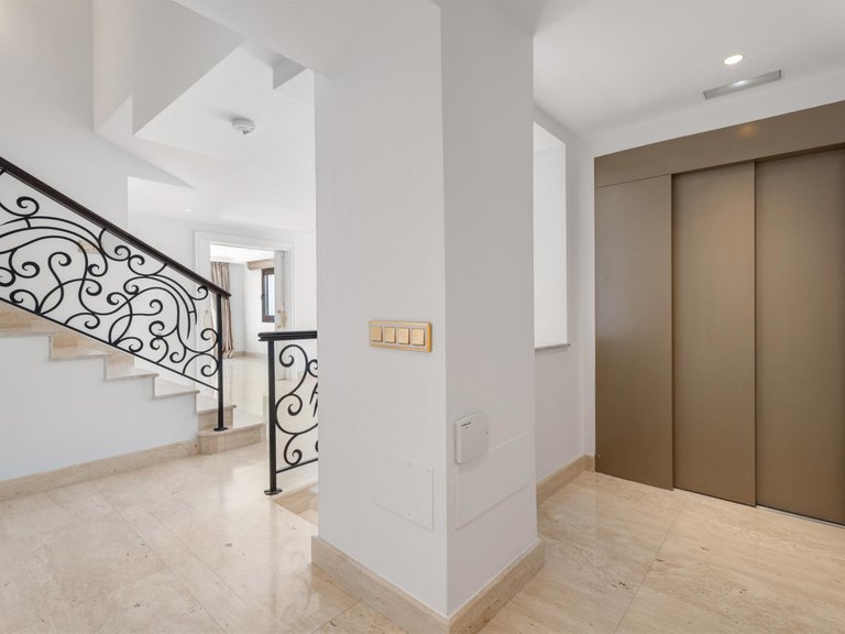 Villa for Sale in Benahavis, Malaga 46
