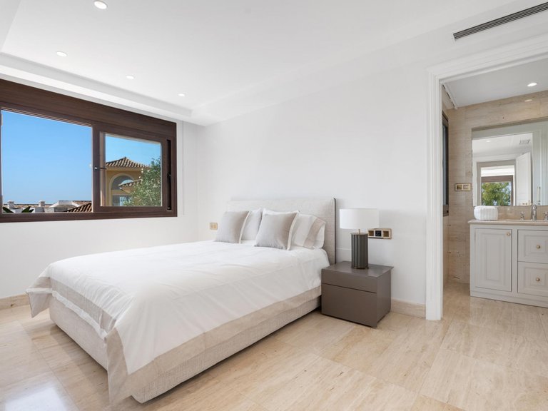 Villa for Sale in Benahavis, Malaga 33