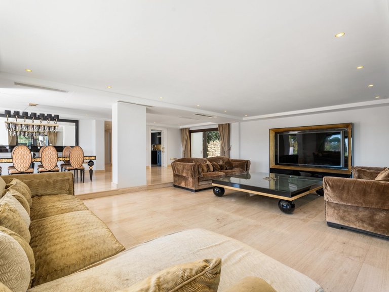 Villa for Sale in Benahavis, Malaga 18