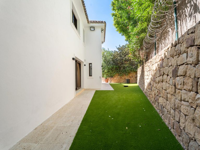 Villa for Sale in Benahavis, Malaga 52