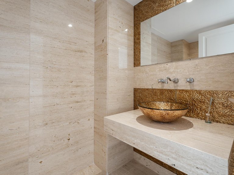 Villa for Sale in Benahavis, Malaga 25