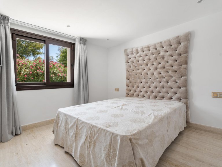 Villa for Sale in Benahavis, Malaga 39