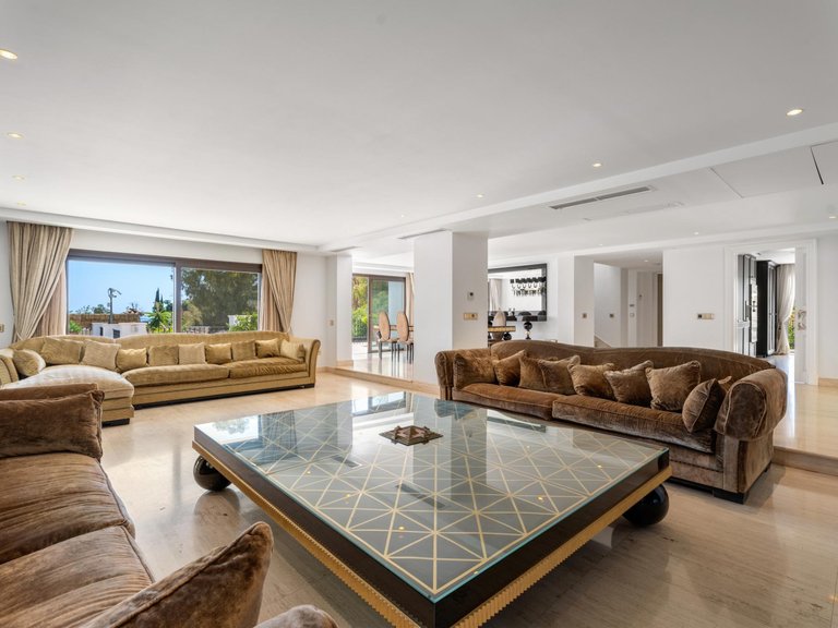 Villa for Sale in Benahavis, Malaga 14