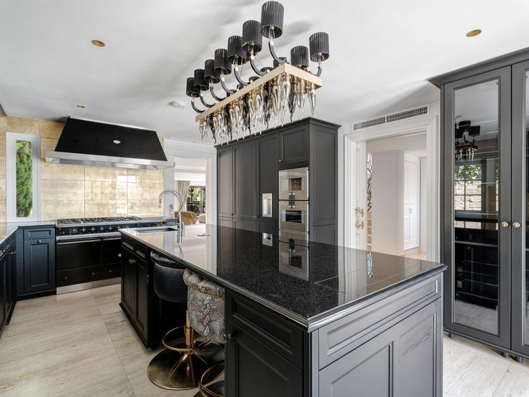 Villa for Sale in Benahavis, Malaga 23