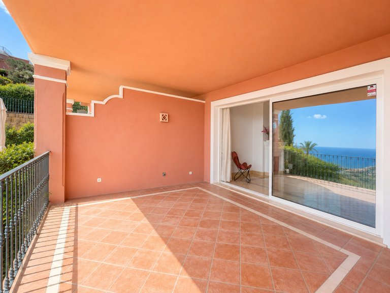 Apartment for Sale in Marbella Este, Malaga 17