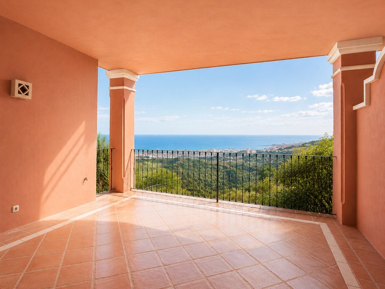 Apartment for Sale in Marbella Este, Malaga 11