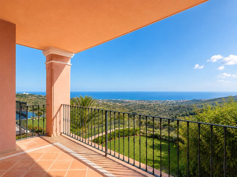 Apartment for Sale in Marbella Este, Malaga 1
