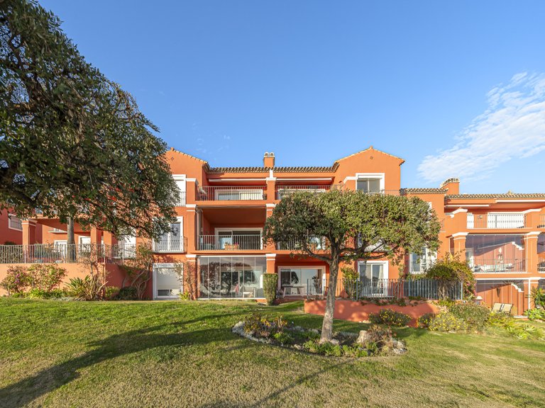 Apartment for Sale in Marbella Este, Malaga 18