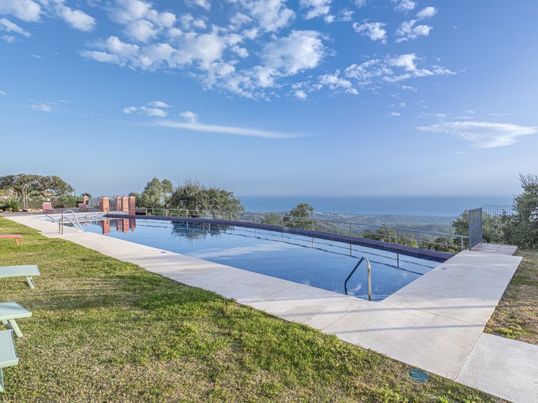 Apartment for Sale in Marbella Este, Malaga 22