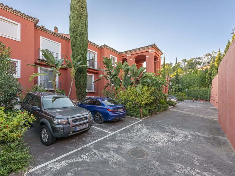 Apartment for Sale in Marbella Este, Malaga 27