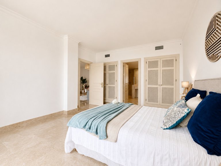 Apartment for Sale in Marbella Este, Malaga 14