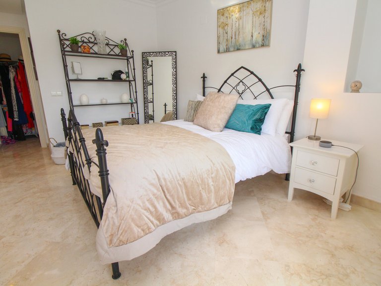 Apartment for Sale in Marbella Este, Malaga 20