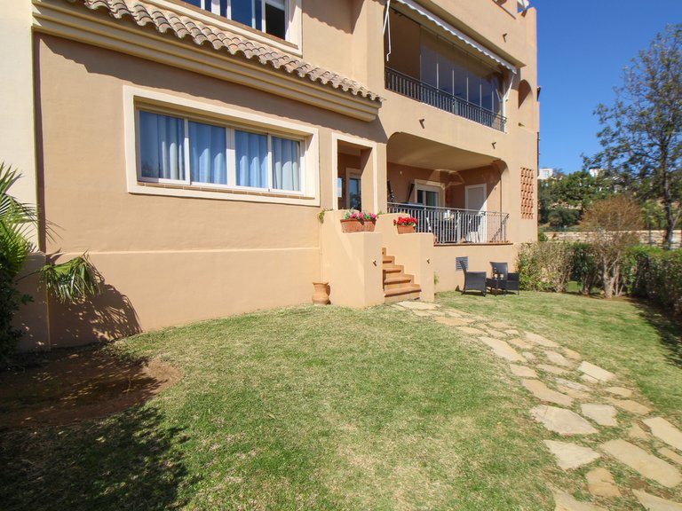 Apartment for Sale in Marbella Este, Malaga 32
