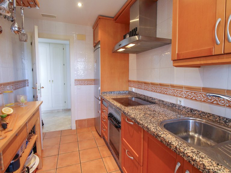 Apartment for Sale in Marbella Este, Malaga 30