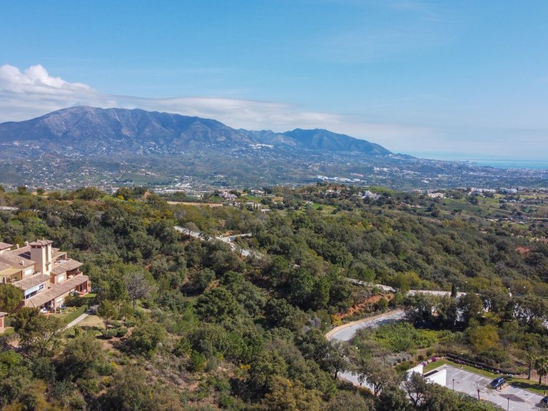 Apartment for Sale in Marbella Este, Malaga 17