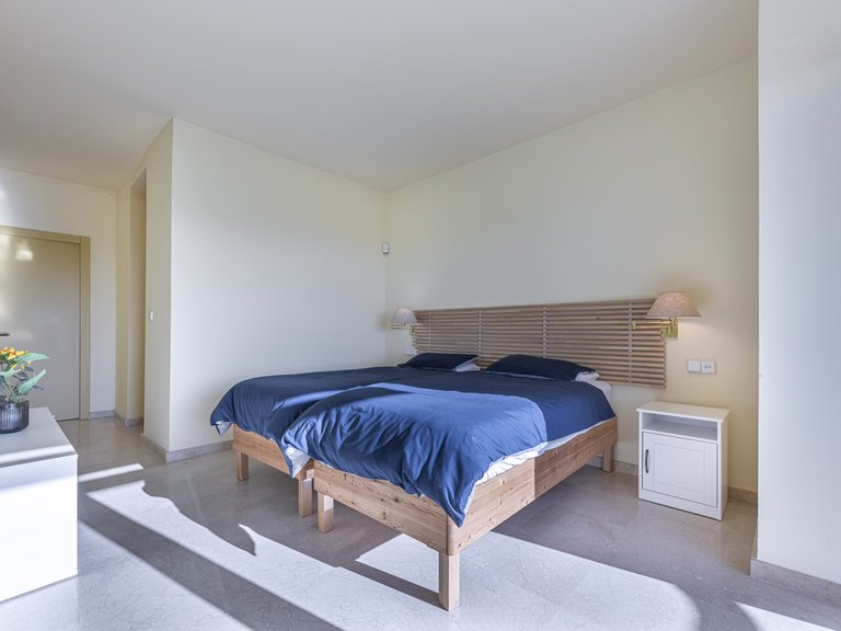 Apartment for Sale in Marbella Este, Malaga 13