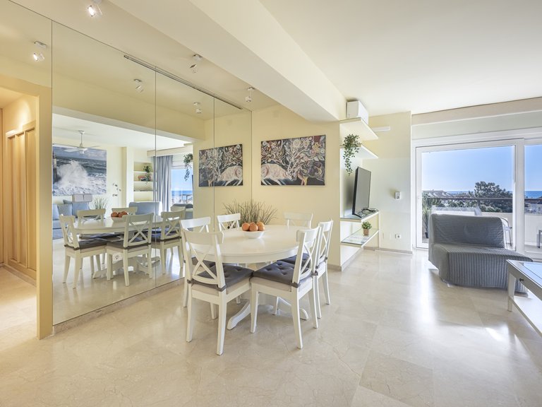 Apartment for Sale in Marbella Este, Malaga 17