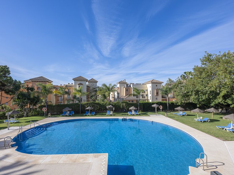 Apartment for Sale in Marbella Este, Malaga 24