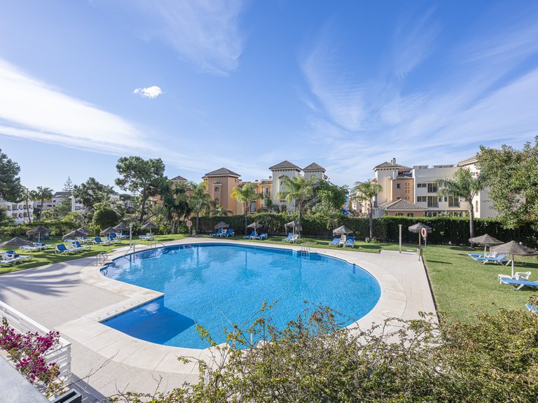 Apartment for Sale in Marbella Este, Malaga 31