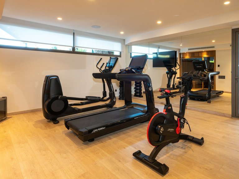 Villa for Sale in Benahavis, Malaga 38