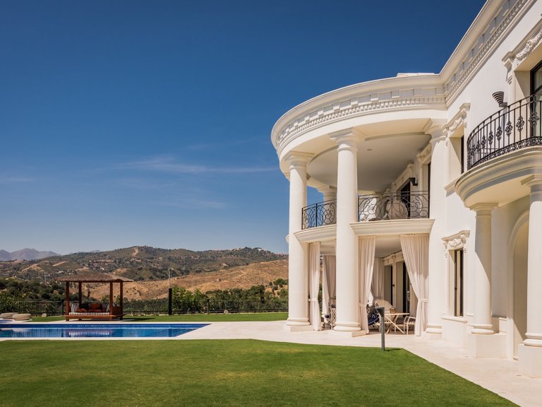 Villa for Sale in Marbella, Malaga 25