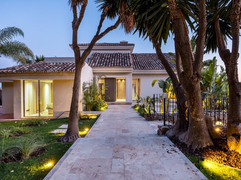 Villa for Sale in Marbella, Malaga 37