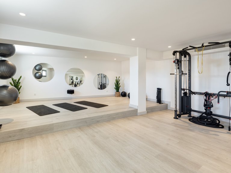 Villa for Sale in Benahavis, Malaga 31