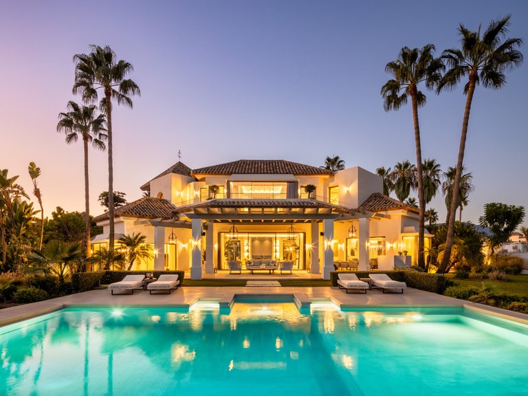 Villa for Sale in Benahavis, Malaga 1
