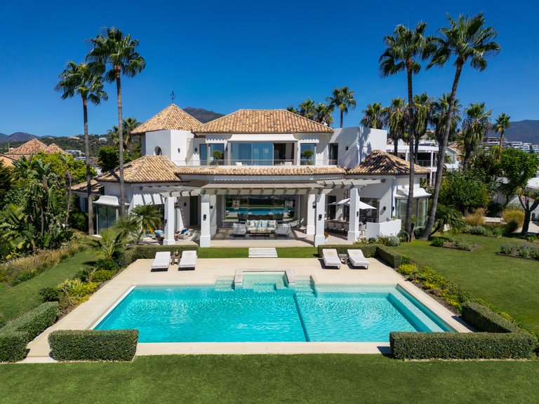 Villa for Sale in Benahavis, Malaga 15