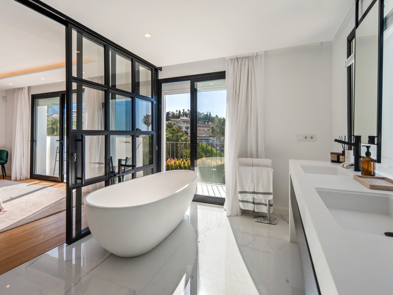 Villa for Sale in Marbella, Malaga 21