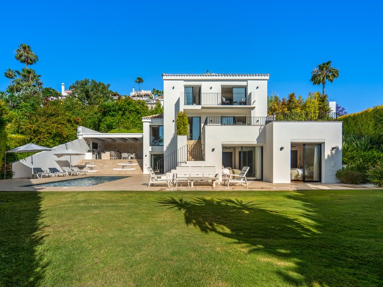 Villa for Sale in Marbella, Malaga 10