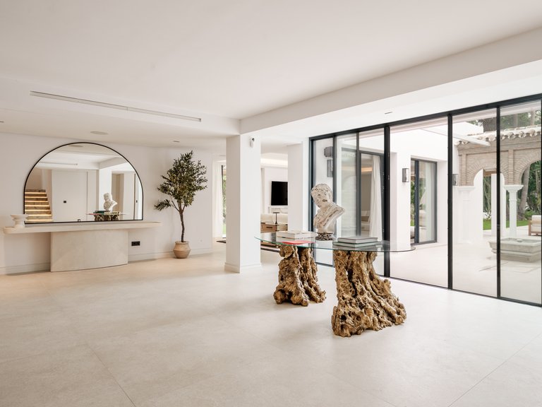 Villa for Sale in Marbella, Malaga 5