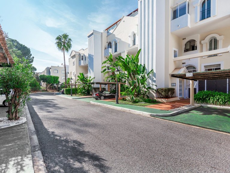 Apartment for Sale in Benahavis, Malaga 22
